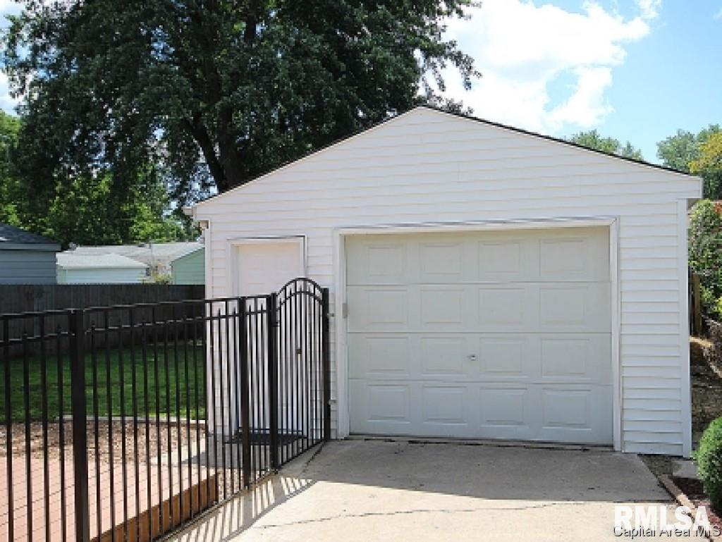 2532 Sandgate Road Springfield, IL 62702 - Photo 14 of 17