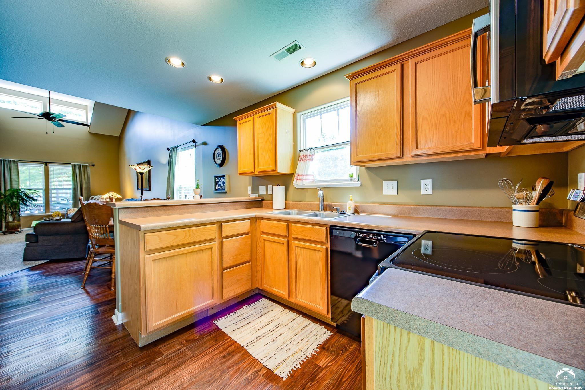 1837 Delaware Street Lawrence, KS 66044 - Photo 9 of 28