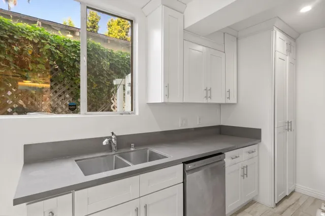 a close view of sink and tap