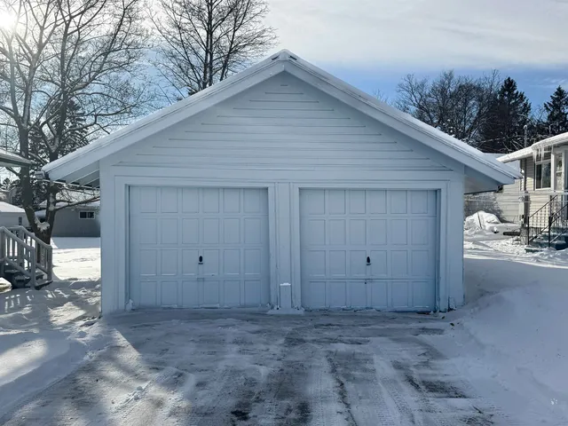 $1,700 | 315 3rd Avenue East, Washburn, WI 54891