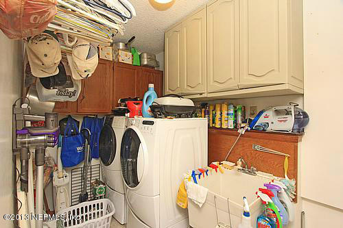 12634 Brady Road Jacksonville, FL 32223 - Photo 23 of 29 Laundry room