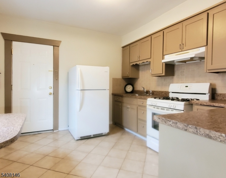 615 West Camplain Road, Unit 3 Manville, NJ 08835 - Photo 5 of 17