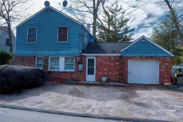 $499,900 | 26 Palm Road, Rocky Point, NY 11778