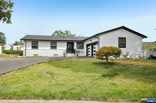 $799,000 | 112 Park Place, Pompton Lakes, NJ 07442