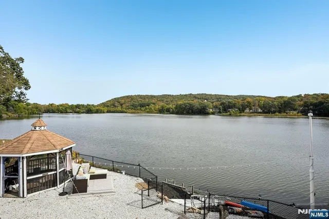 a view of a lake with houses