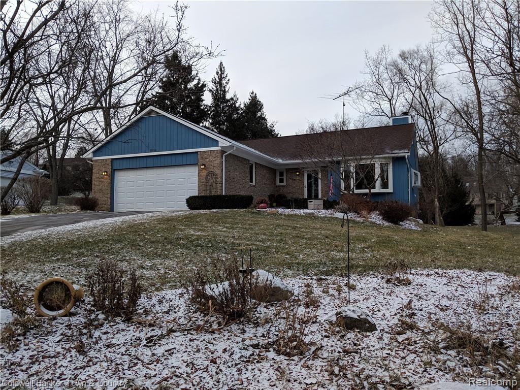 11891 Stoney Ridge Road Brighton, MI 48114 - Photo 1 of 14 IMG_20190118_162426.jpg