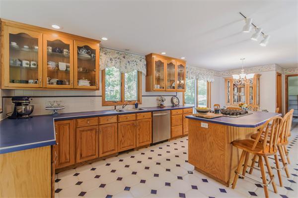 3 Apple Blossom Road Andover, MA 01810 - Photo 4 of 30 Gallery Image 4