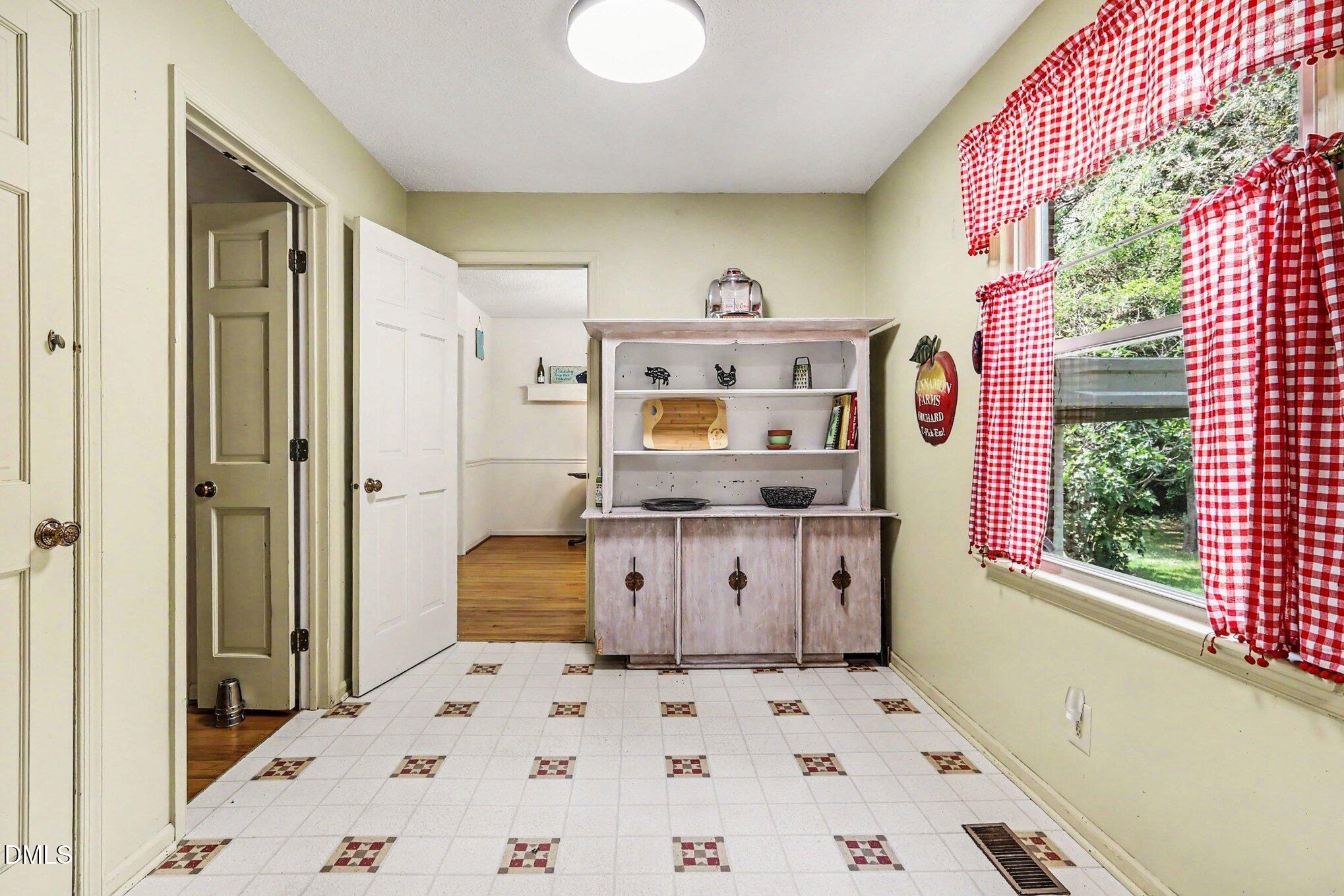 2555 Nutbush Road Henderson, NC 27537 - Photo 22 of 36