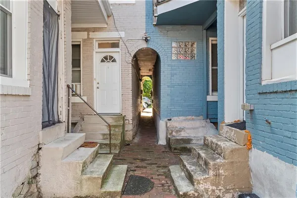 a car parked in front of a building