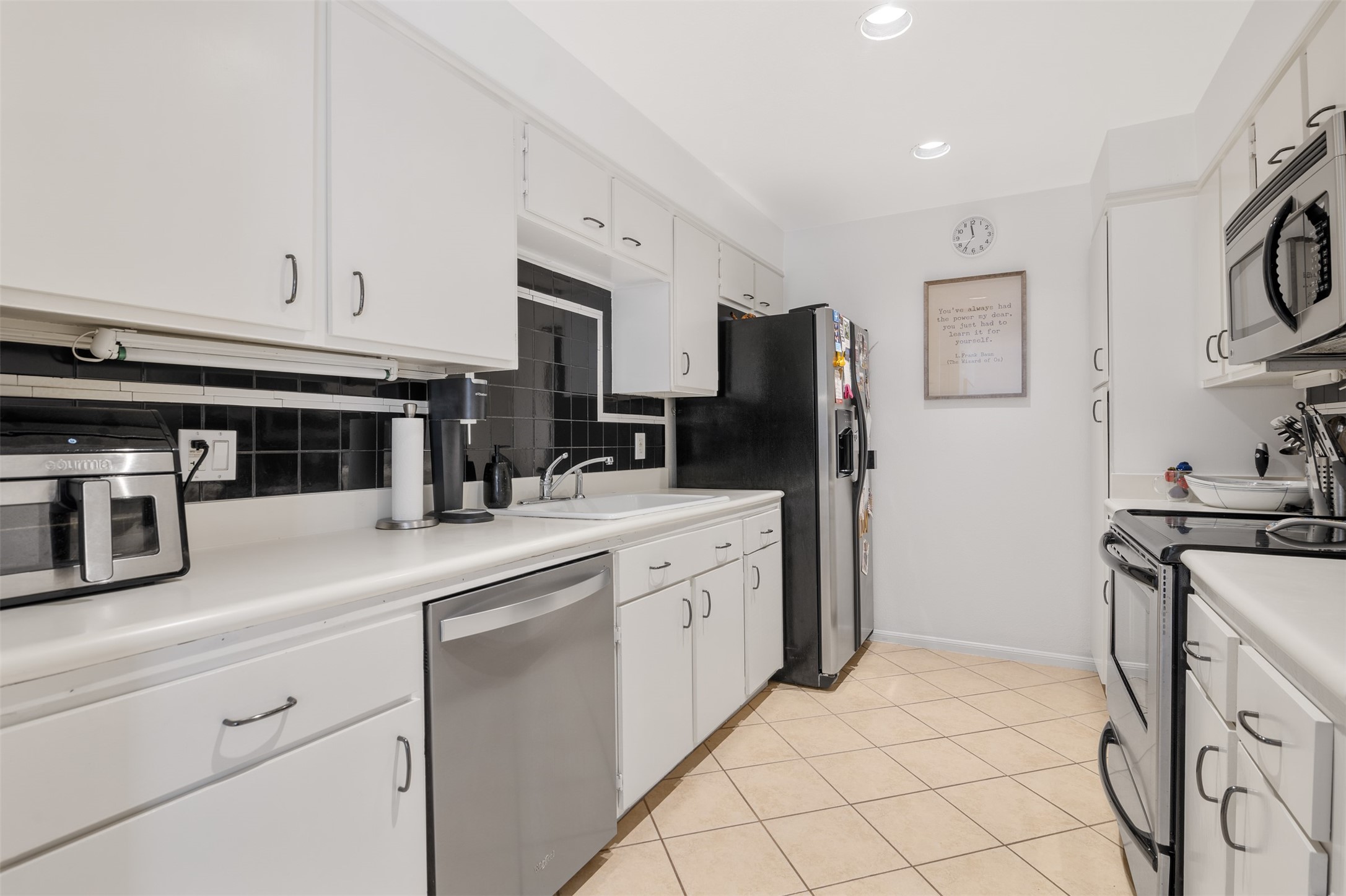 2829 Timmons Lane, Unit 228 Houston, TX 77027 - Photo 7 of 27