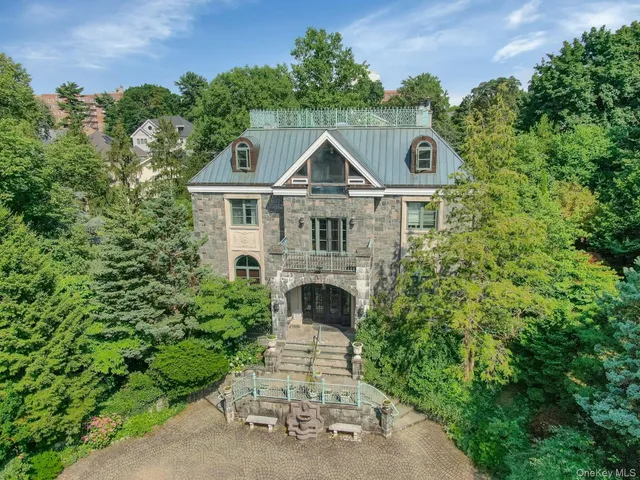 $5,250,000 | 5440 Independence Avenue | North Riverdale