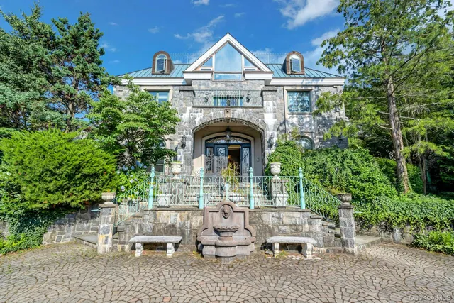 $5,250,000 | 5440 Independence Avenue | North Riverdale