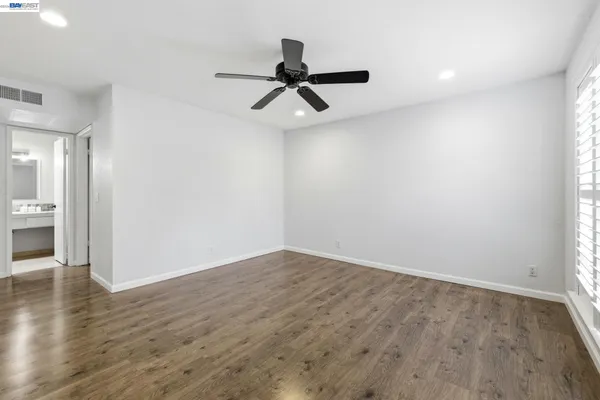 $399,000 | 300 North Civic Drive, Unit 402, Walnut Creek, CA 94596