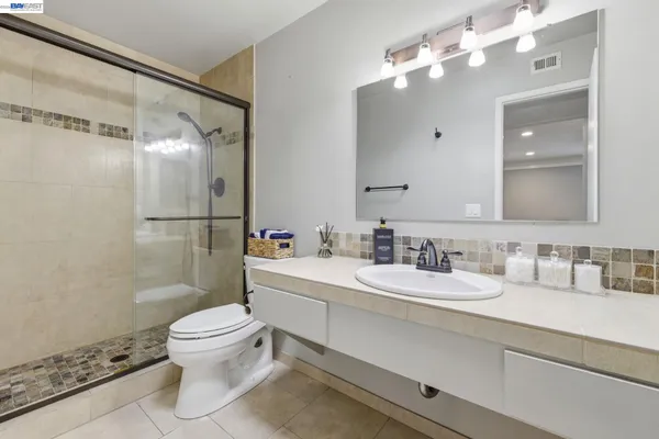 $399,000 | 300 North Civic Drive, Unit 402, Walnut Creek, CA 94596