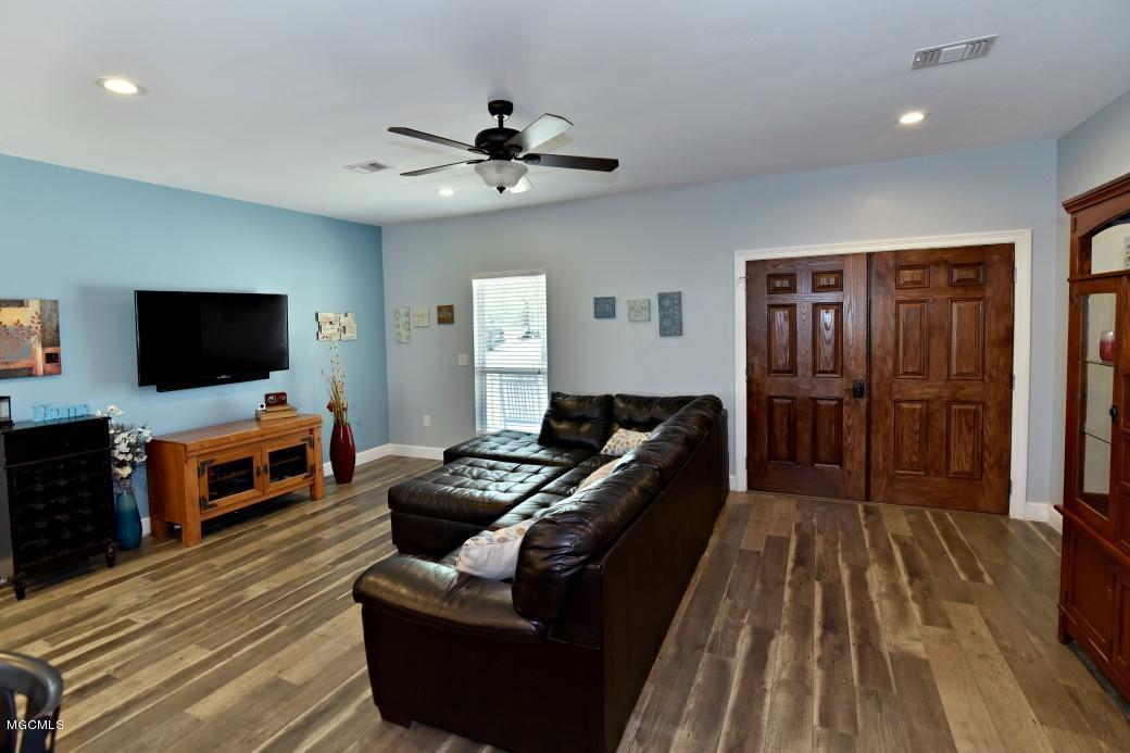 1571 East McHenry Road Perkinston, MS 39573 - Photo 9 of 37 1571 E. McHenry Rd. 009