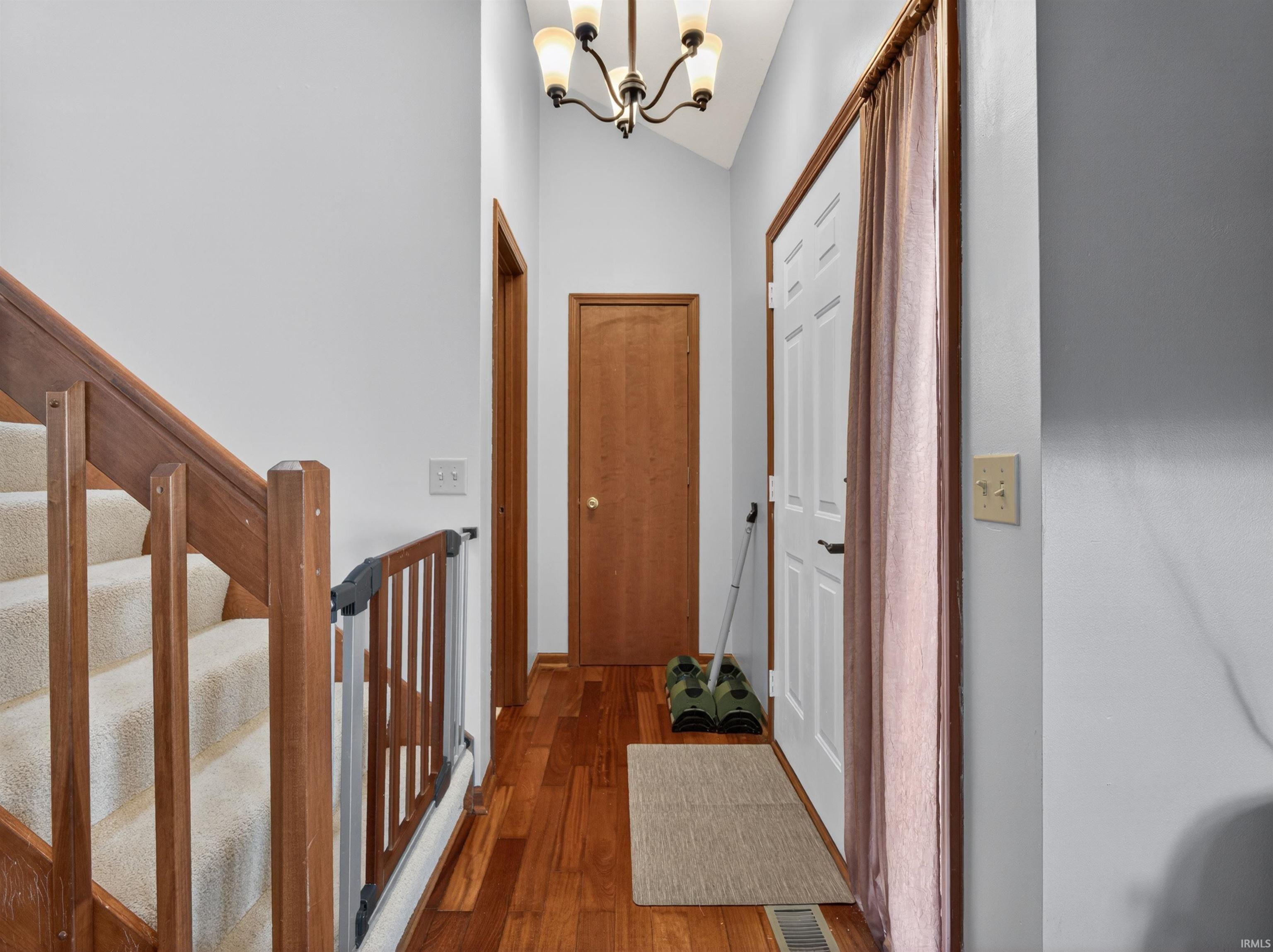 6102 Prestwick Run Fort Wayne, IN 46835 - Photo 2 of 32