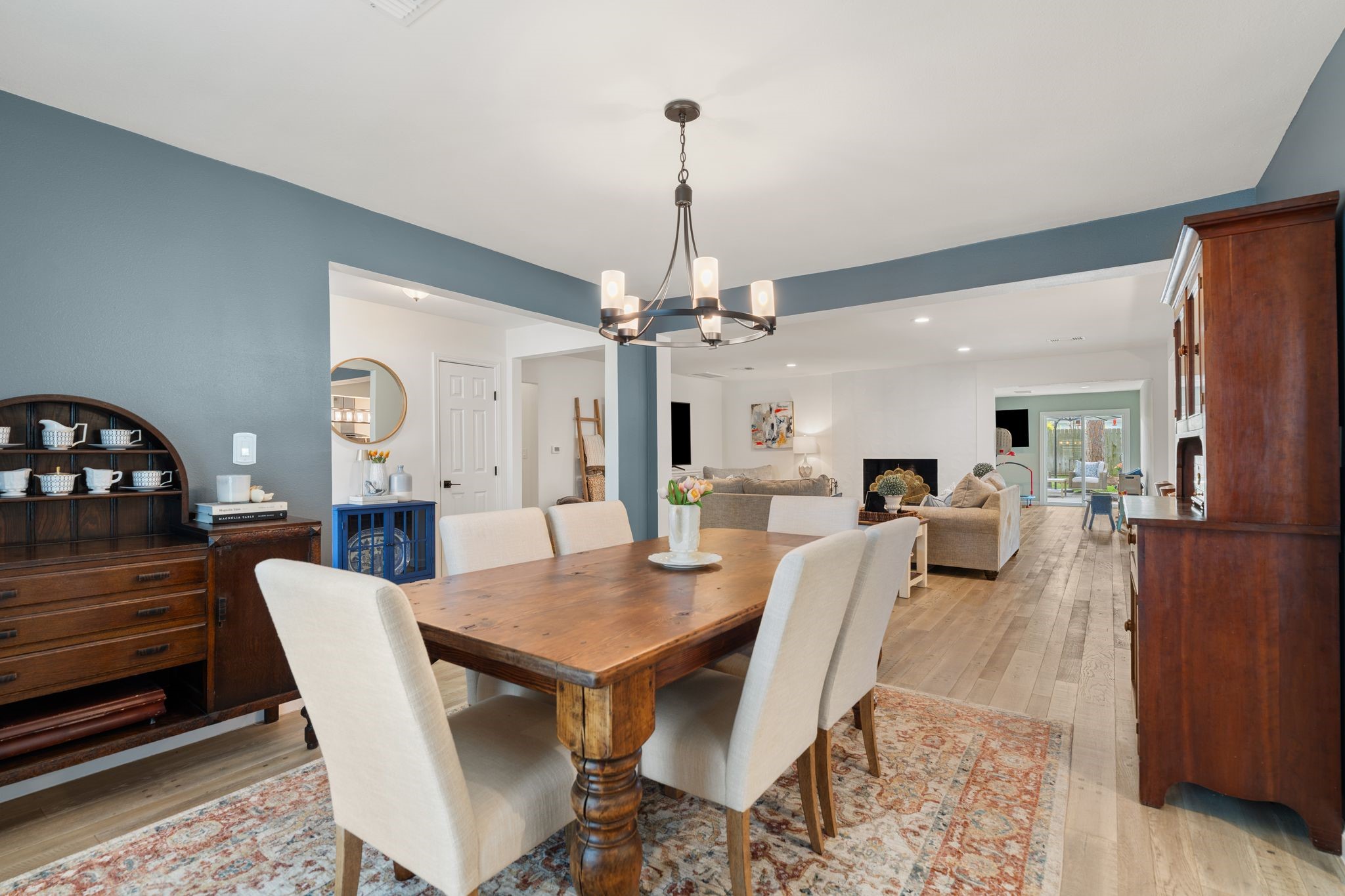 10619 Cranbrook Road Houston, TX 77042 - Photo 6 of 32 a view of a dining room with furniture