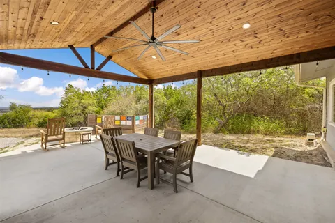 $849,500 | 900 Deer Creek Circle, Dripping Springs, TX 78620