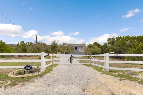 $849,500 | 900 Deer Creek Circle, Dripping Springs, TX 78620