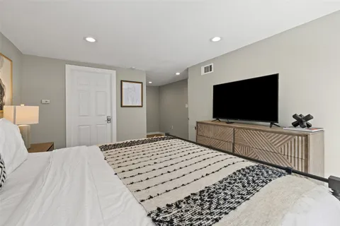 $849,500 | 900 Deer Creek Circle, Dripping Springs, TX 78620