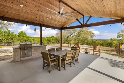 $849,500 | 900 Deer Creek Circle, Dripping Springs, TX 78620
