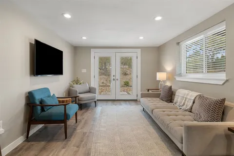 $849,500 | 900 Deer Creek Circle, Dripping Springs, TX 78620