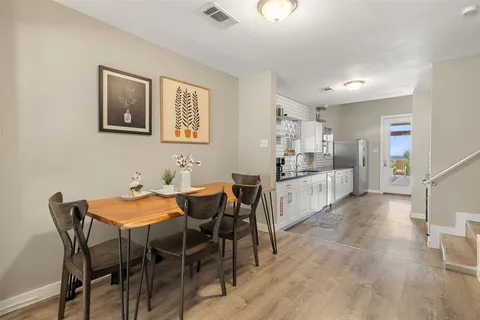 $849,500 | 900 Deer Creek Circle, Dripping Springs, TX 78620