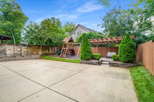 $1,690,000 | 1110 B Biltmore Drive, Nashville, TN 37204