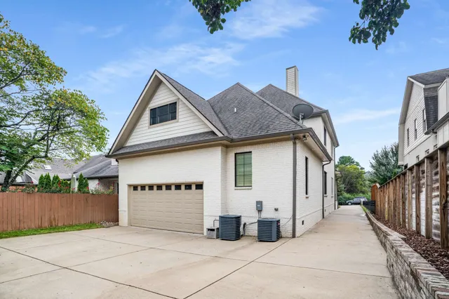 $1,690,000 | 1110 B Biltmore Drive, Nashville, TN 37204