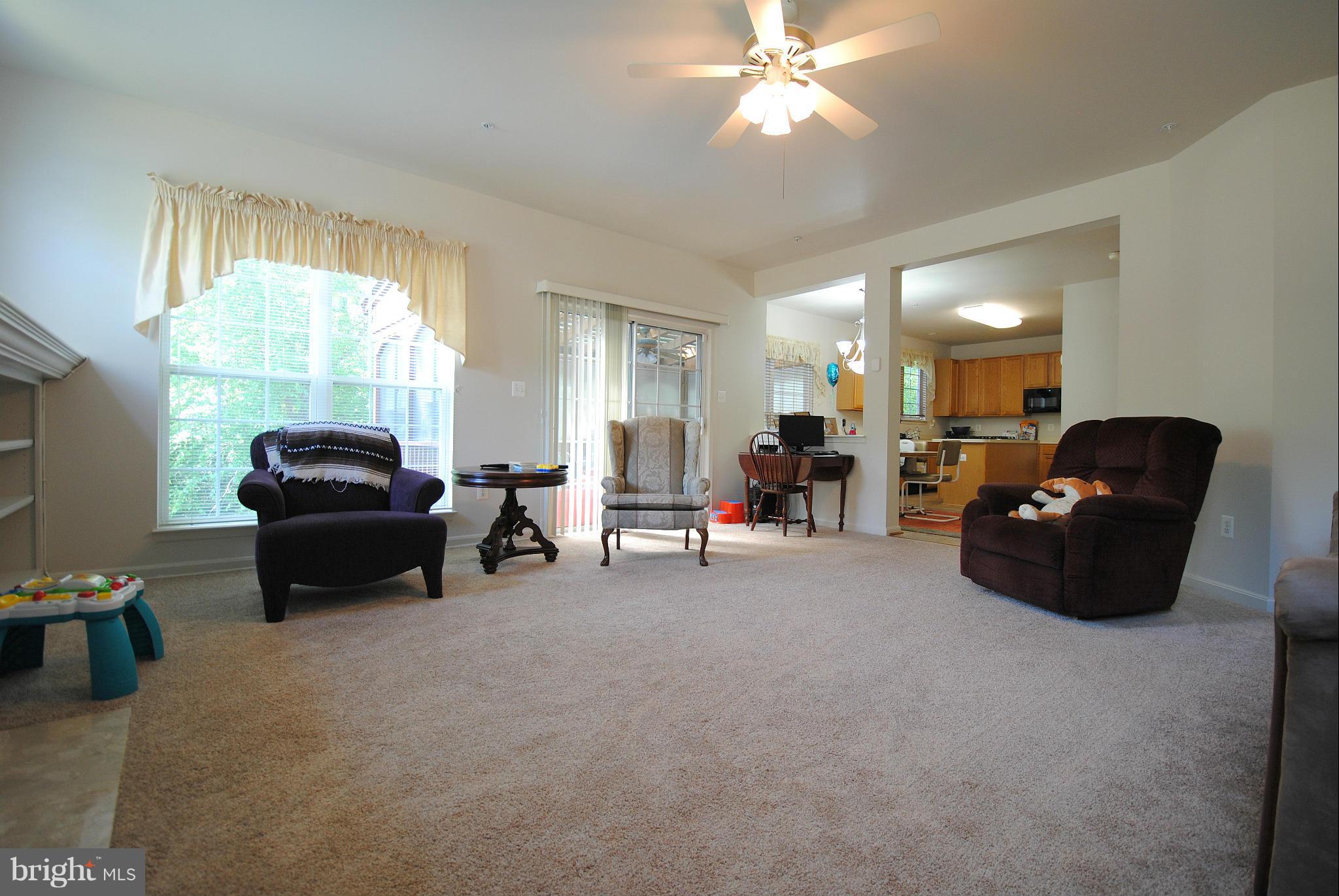 9118 Fox Park Road Clinton, MD 20735 - Photo 11 of 28 Family Room