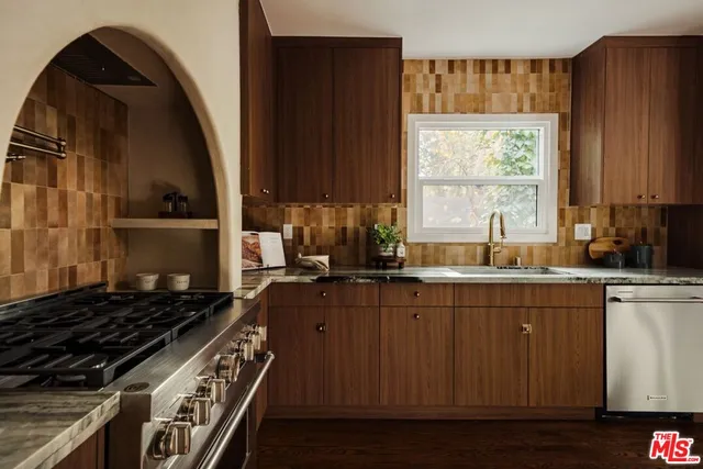 $1,874,900 | 3042 North Beachwood Drive, Los Angeles, CA 90068