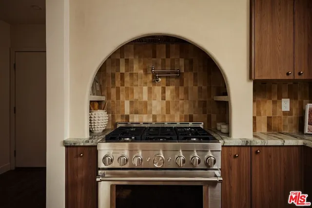 $1,874,900 | 3042 North Beachwood Drive, Los Angeles, CA 90068