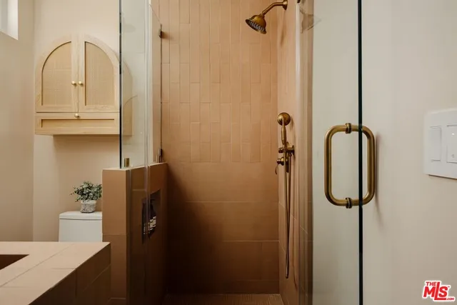 $1,874,900 | 3042 North Beachwood Drive, Los Angeles, CA 90068