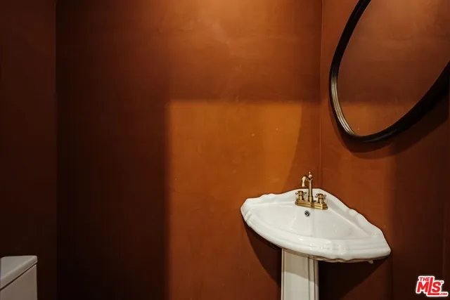 $1,874,900 | 3042 North Beachwood Drive, Los Angeles, CA 90068