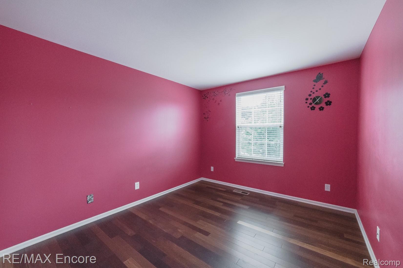 915 Deer Valley Road Holly, MI 48442 - Photo 29 of 45 915 Deer Valley-29.jpg