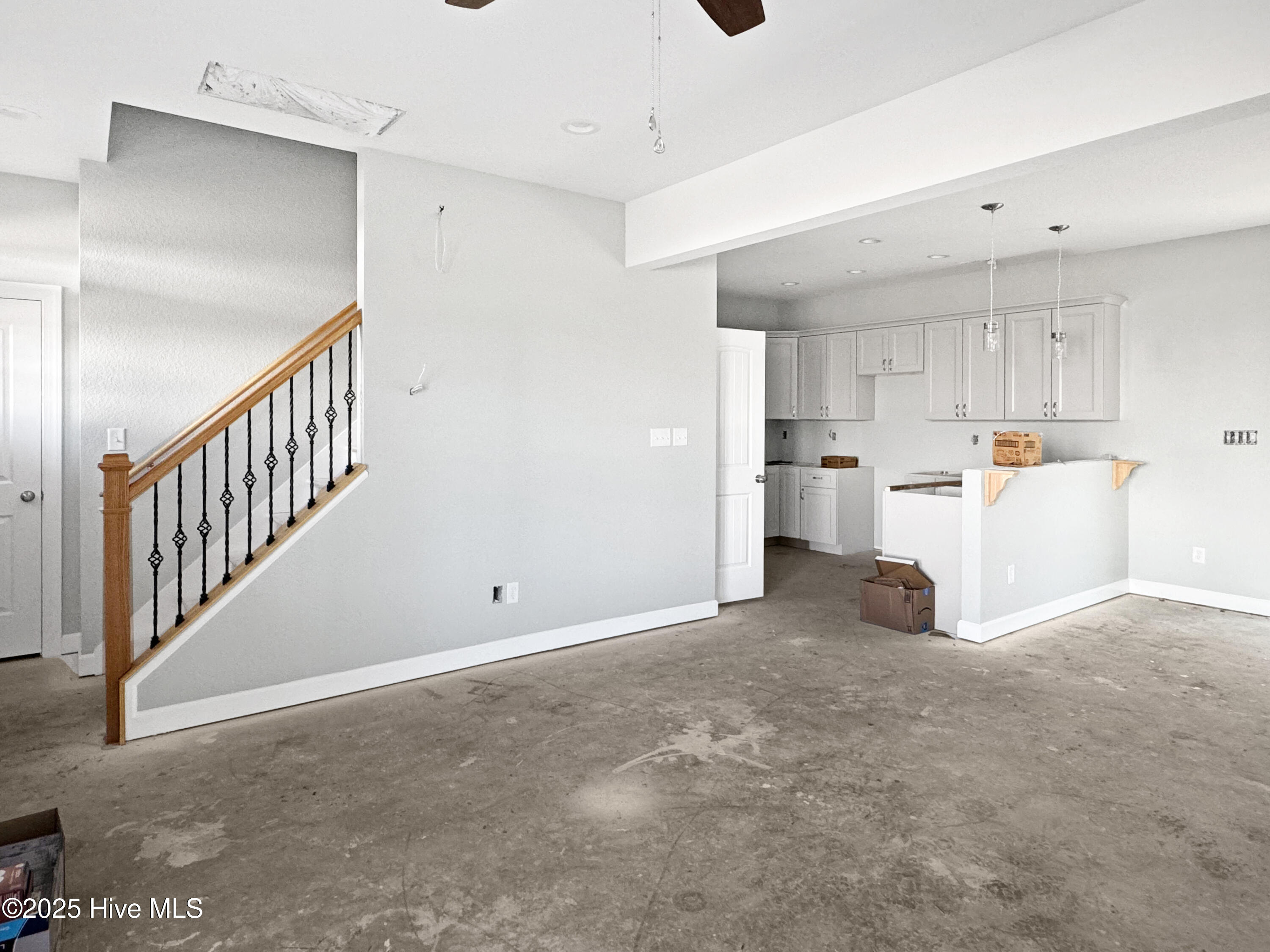 1045 Consolidated Road Elizabeth City, NC 27909 - Photo 2 of 5 living room
