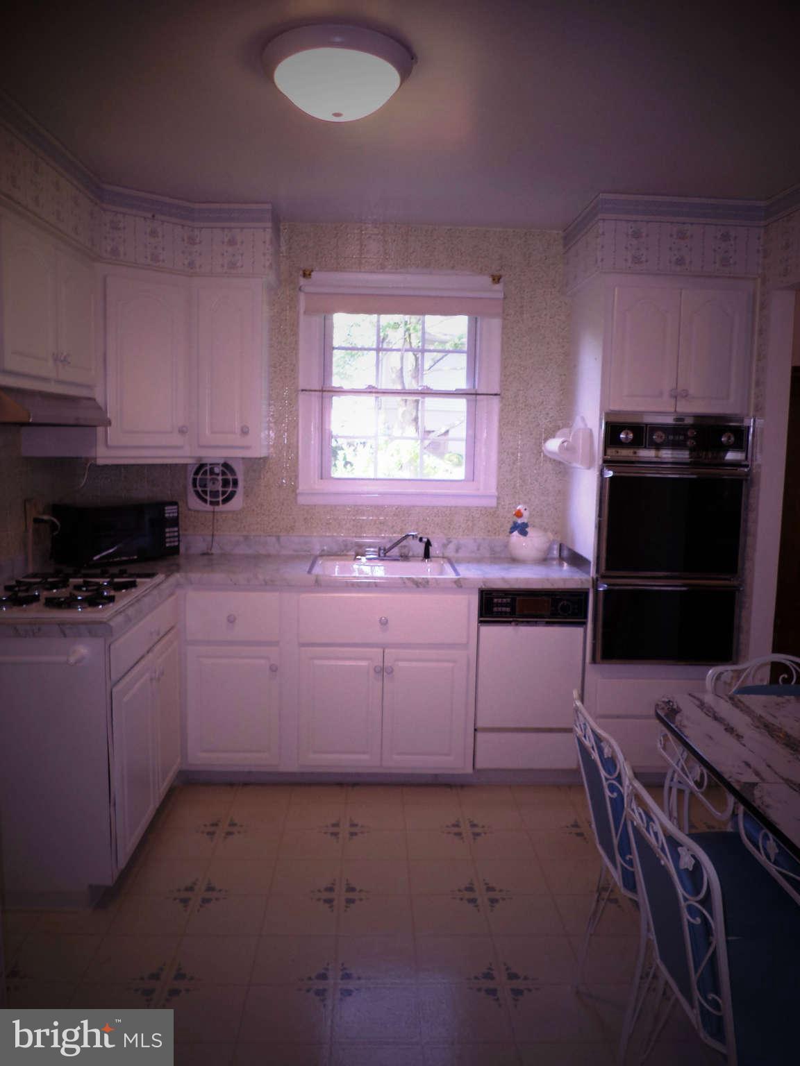 1702 Charmuth Road Lutherville-Timonium, MD 21093 - Photo 8 of 24 Interior (General)