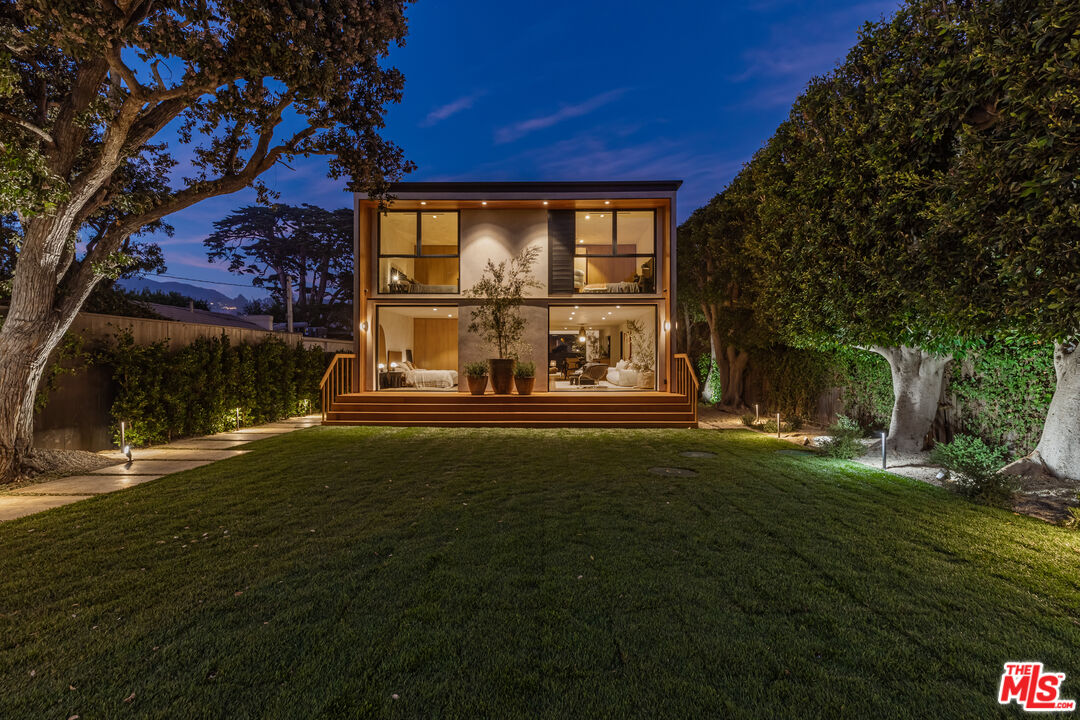 23505 Malibu Colony Road Malibu, CA 90265 - Photo 38 of 39 a front view of a house with garden