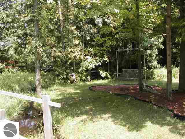 2261 North Jacobson Road Suttons Bay, MI 49682 - Photo 6 of 9 1658399-5.JPG