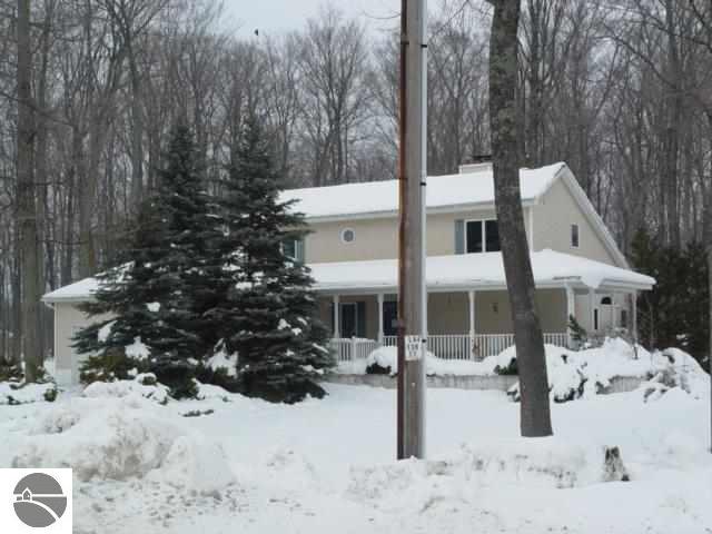 5570 Goodrick Road Traverse City, MI 49684 - Photo 2 of 65 1741713-1.JPG
