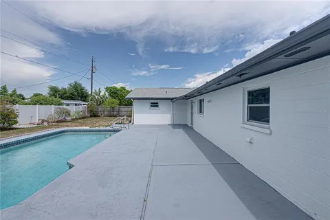 $615,000 | 3810 18th Avenue West, Bradenton, FL 34205