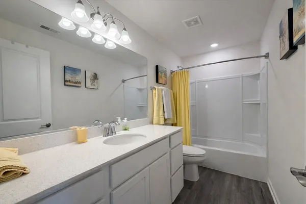 $369,900 | 700-710 Springside Court, Oswego, IL 60543