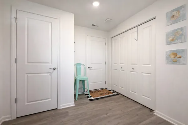 $369,900 | 700-710 Springside Court, Oswego, IL 60543