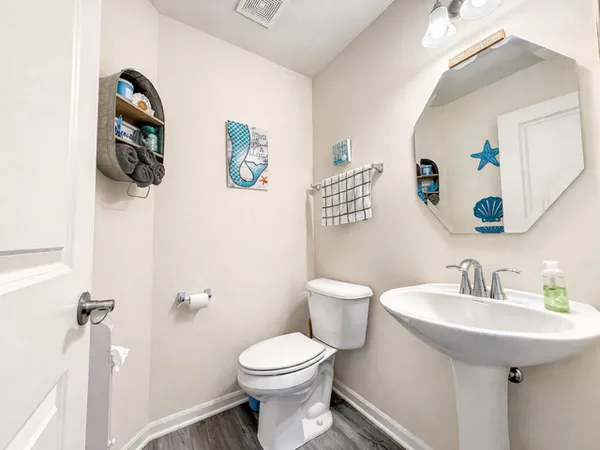 $369,900 | 700-710 Springside Court, Oswego, IL 60543