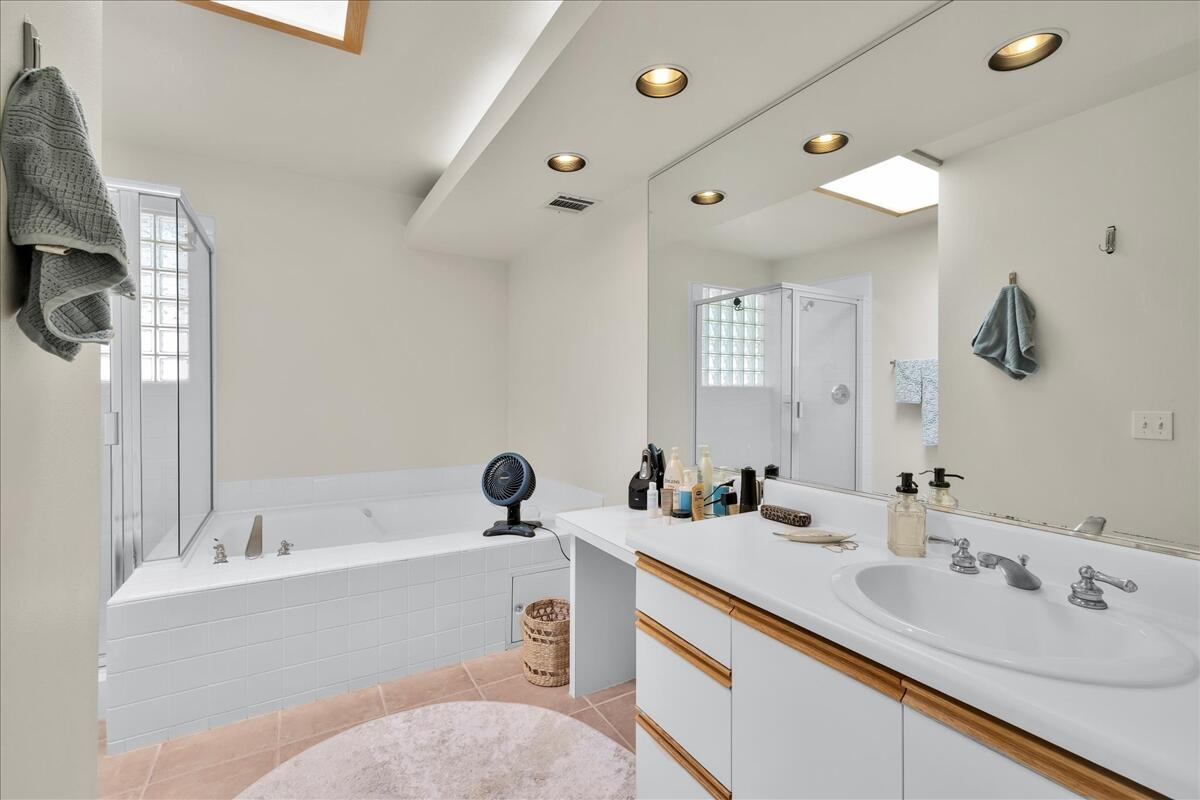 1555 North Chaparral Road, Unit 402 Palm Springs, CA 92262 - Photo 24 of 45 43-31