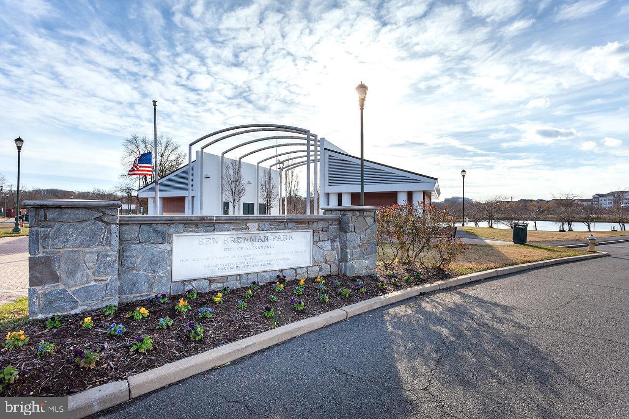 4600 Duke Street, Unit 620 Alexandria, VA 22304 - Photo 34 of 40 a picture of street view