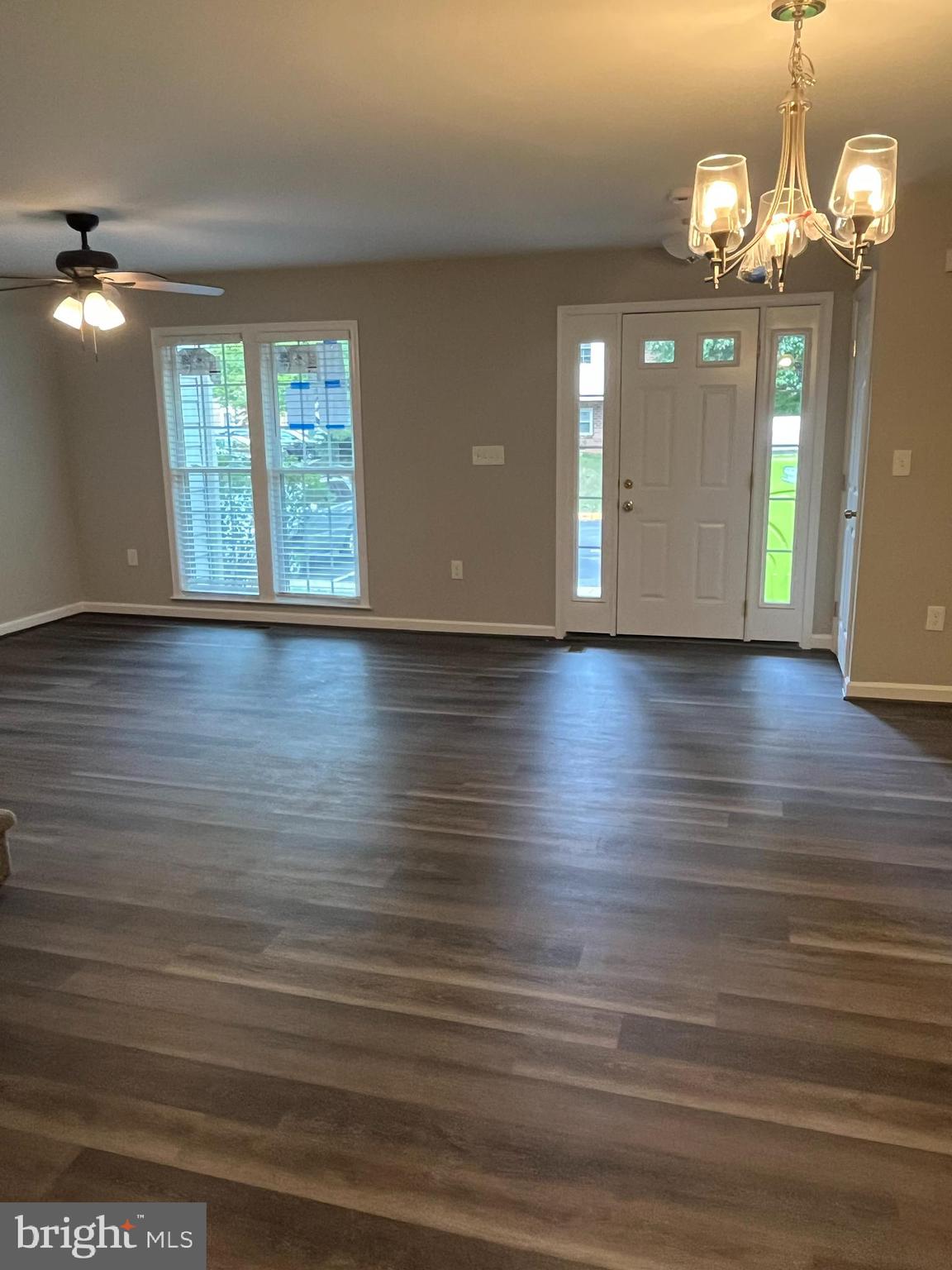 355 Crescendo Way Silver Spring, MD 20901 - Photo 8 of 23 living room/dining room