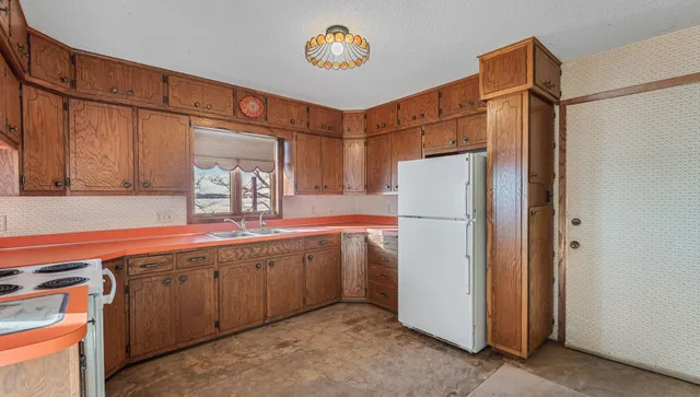 $889,000 | 12192 Gehrkes Point Northwest, Alexandria, MN 56308