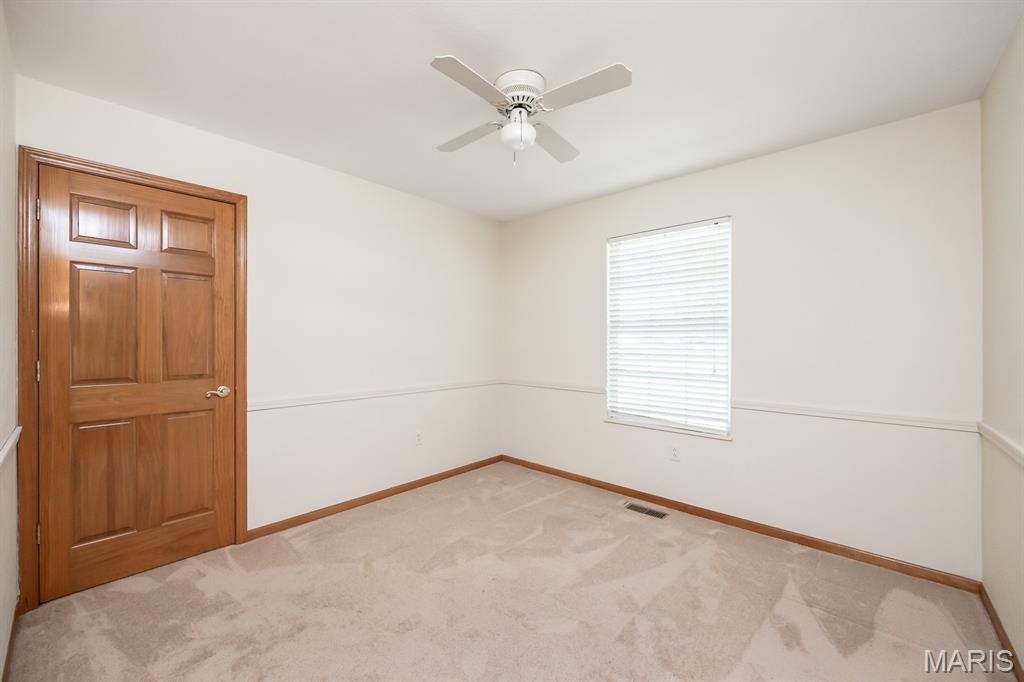 916 Crosswinds Drive Belleville, IL 62221 - Photo 16 of 31