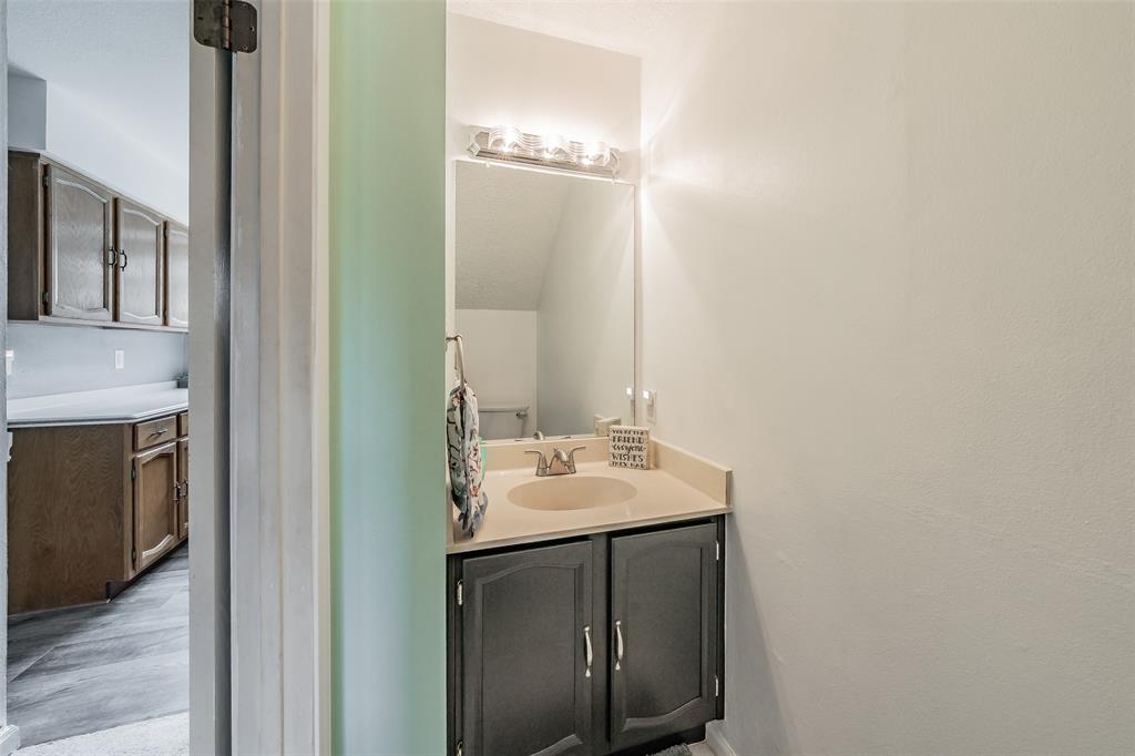 1219 Brian Court Grapevine, TX 76051 - Photo 10 of 26